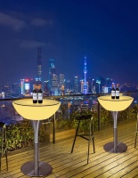 Стол светящийся квадратный на металическом основании 60х60х106