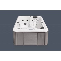 Спа бассейн Treesse Dubai Спа бассейн Treesse Dubai